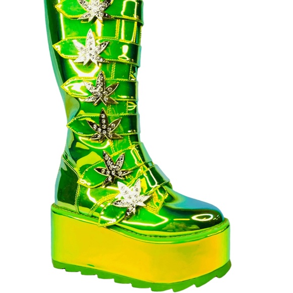 Shoes - Picture 4 of 4